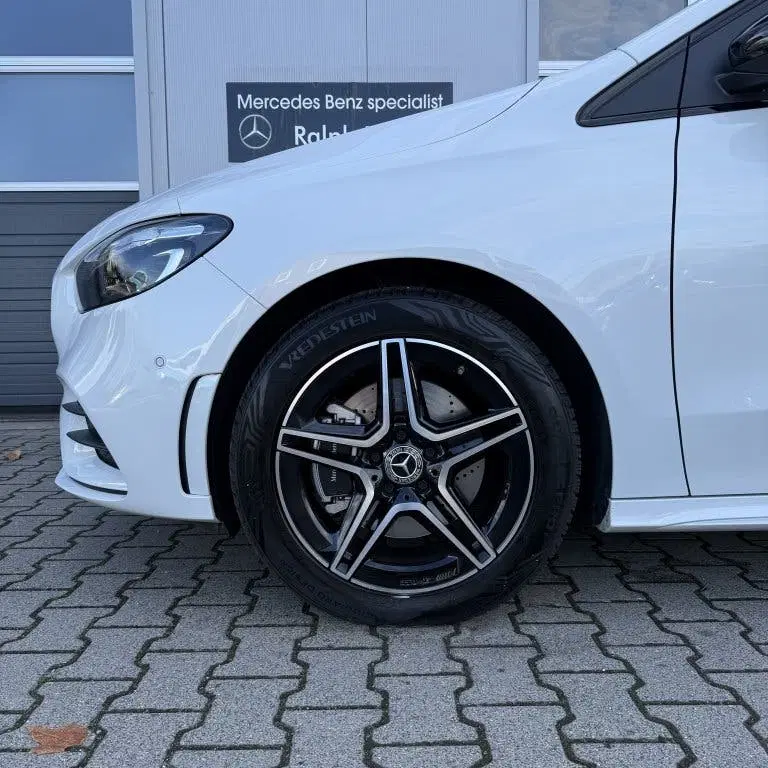 Mercedes-Benz B-Klasse 250 e Lux. Line uit 2024, foto 4