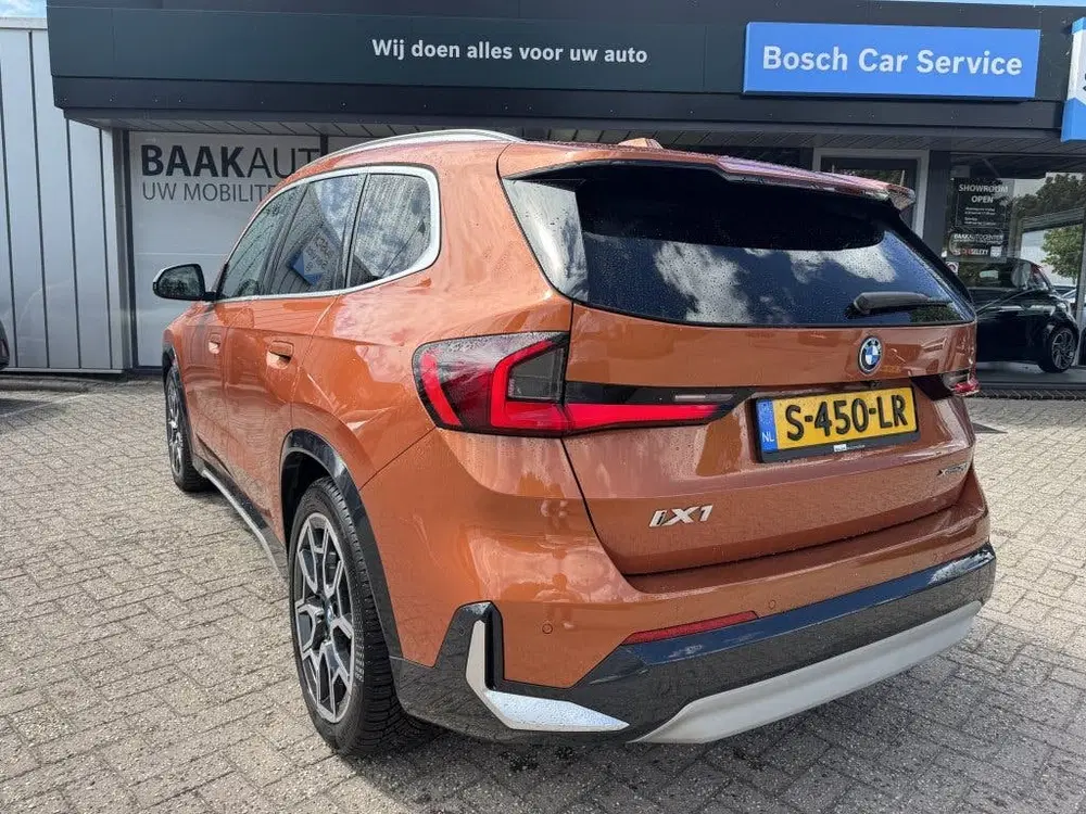 BMW iX1 xDrive30 Launch Edition 67 kWh uit 2023, foto 4