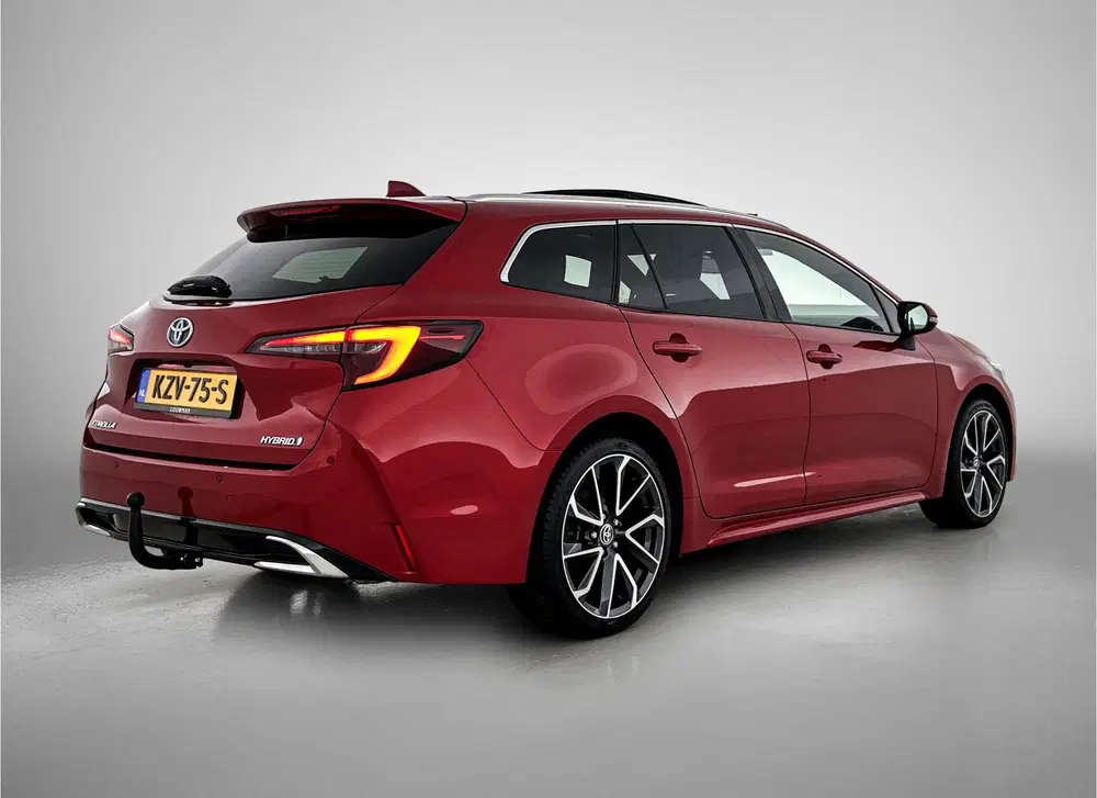 Toyota Corolla 2.0 Hybrid Executive uit 2023, foto 2