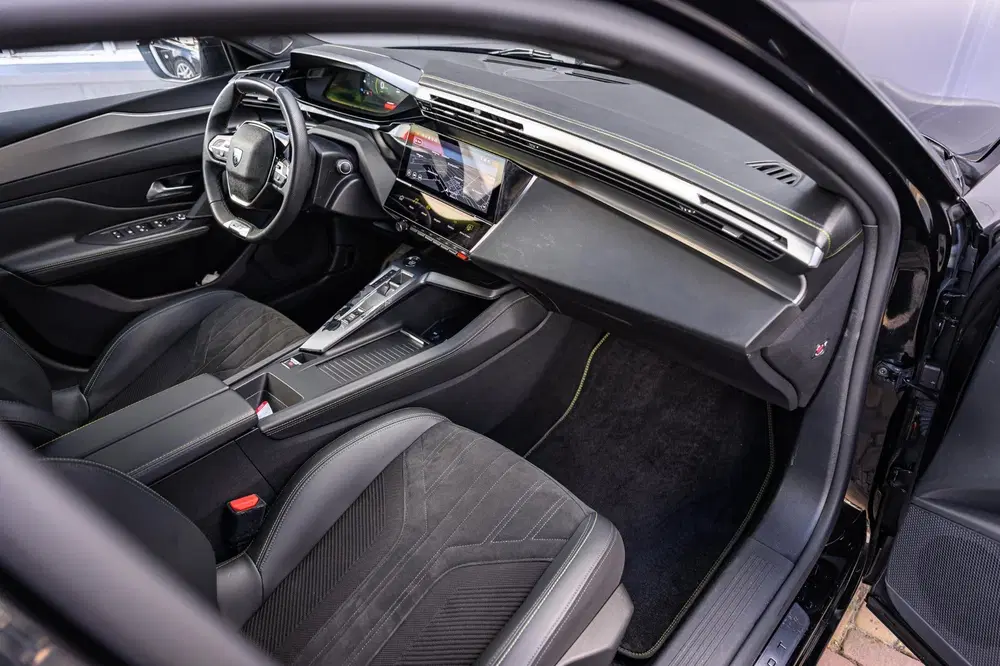 Peugeot 408 1.6 HYbrid GT 180 EAT8 uit 2023, foto 15