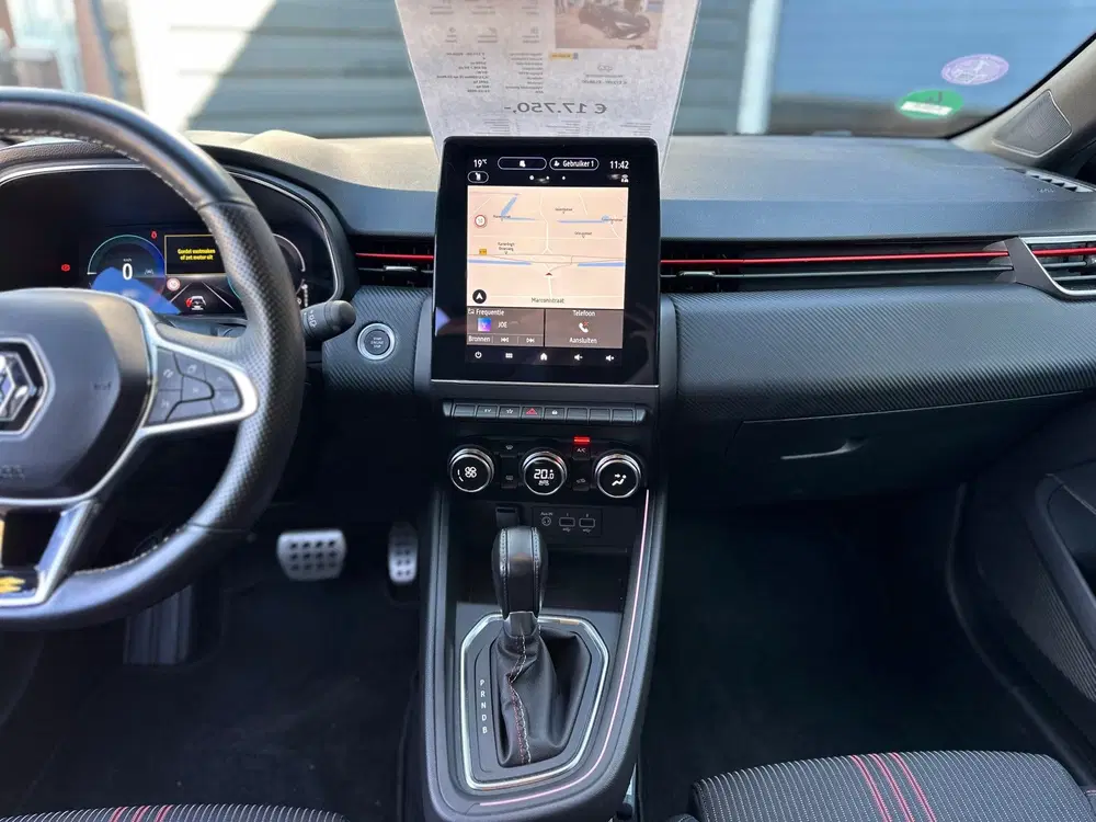 Renault Clio 1.6 E-Tech Hybrid 145 R.S. Line uit 2022, foto 15