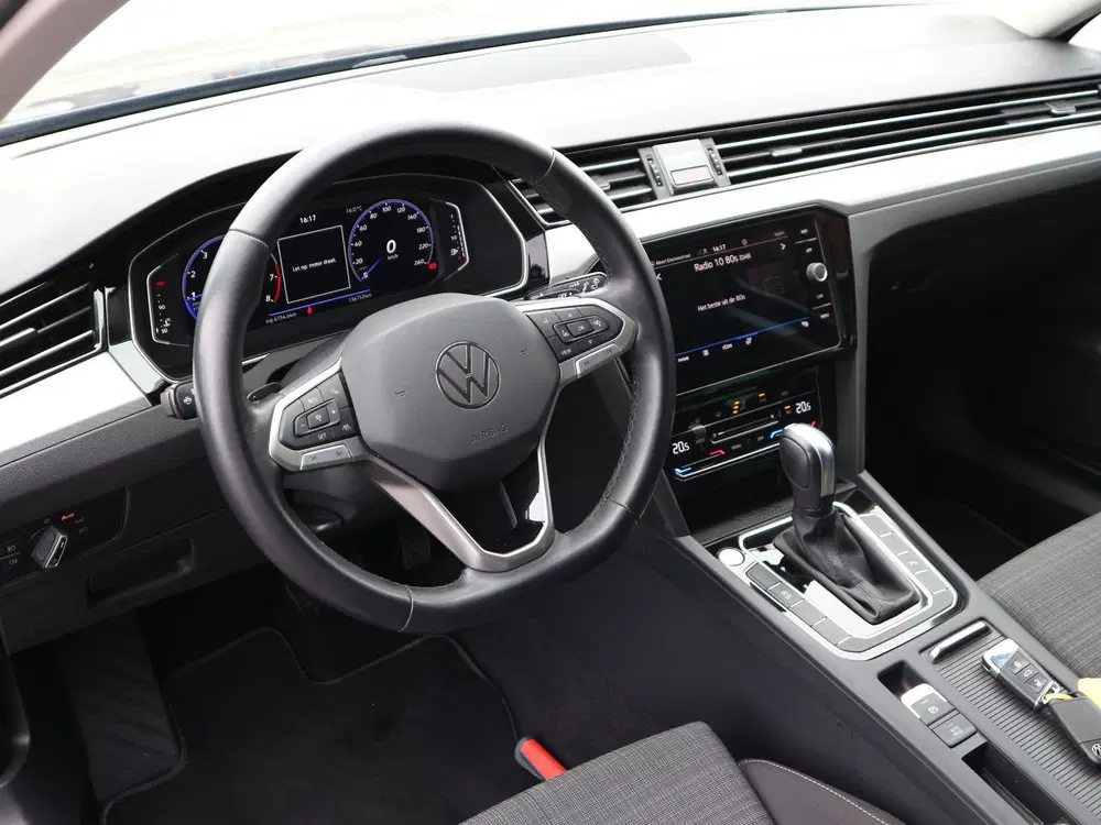 Volkswagen Passat 1.5 TSI Business 7-DSG VIRTUAL NL uit 2022, foto 14