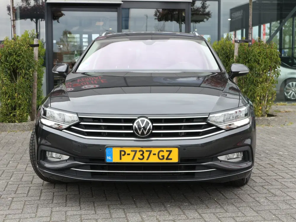 Volkswagen Passat 1.5 TSI Business 7-DSG VIRTUAL NL uit 2022, foto 2