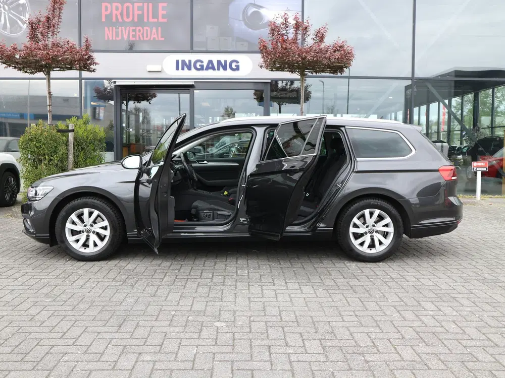 Volkswagen Passat 1.5 TSI Business 7-DSG VIRTUAL NL uit 2022, foto 9