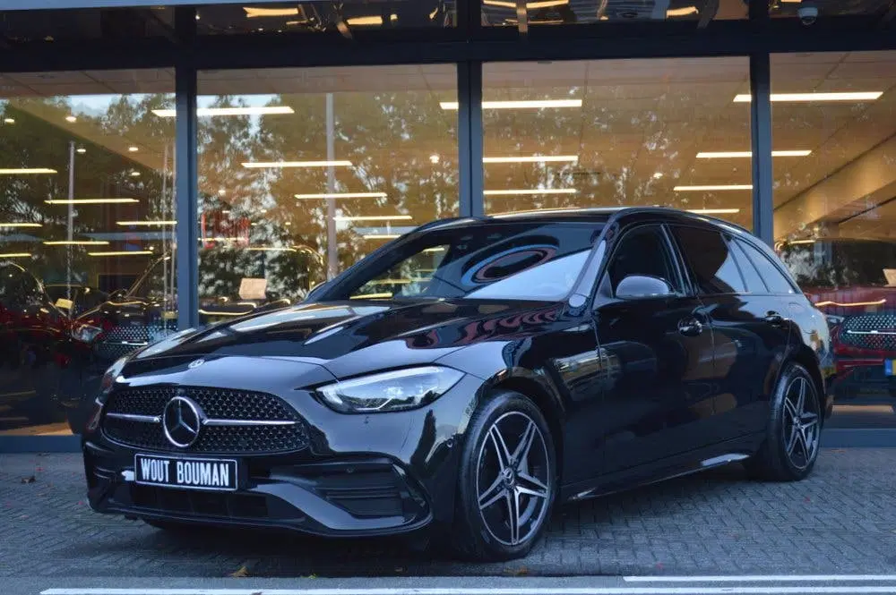 Mercedes-Benz C-Klasse 300 e AMG Led Leder Panorama M uit 2023, foto 3
