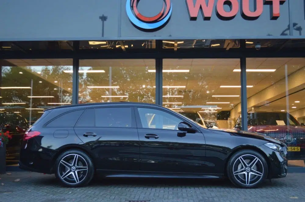 Mercedes-Benz C-Klasse 300 e AMG Led Leder Panorama M uit 2023, foto 7