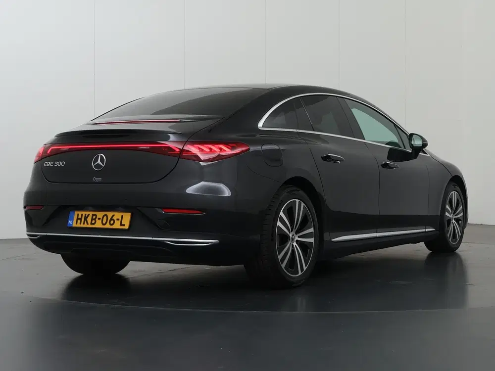Mercedes-Benz EQE 300 Luxury Line 89 kWh uit 2024, foto 2