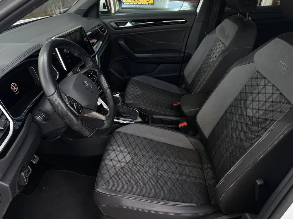 Volkswagen T-Roc 1.5 TSI R-Line uit 2022, foto 12