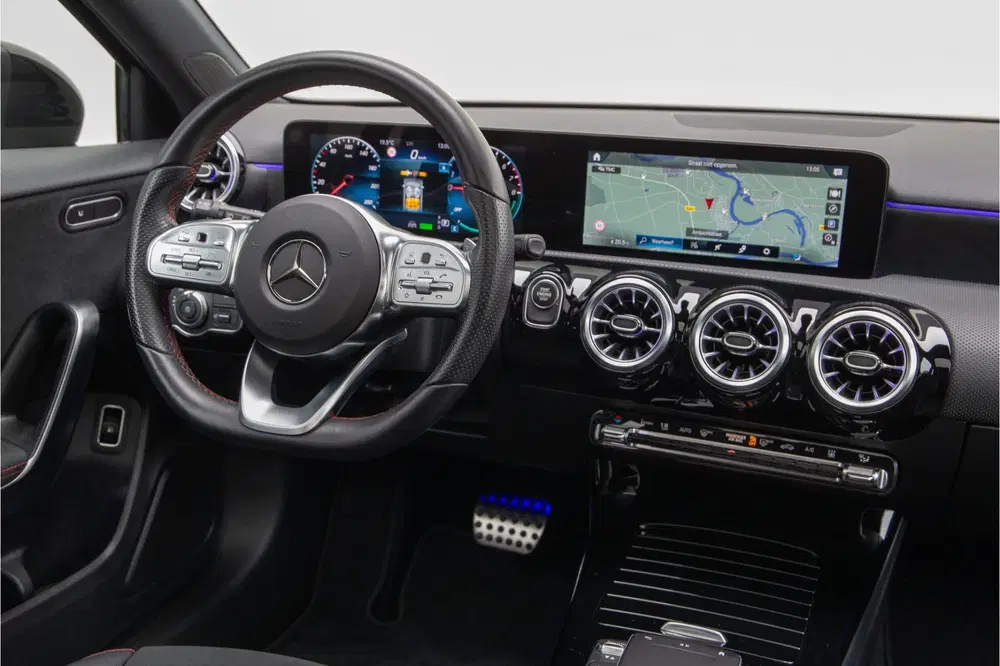 Mercedes-Benz A-Klasse 250 e AMG Nightpakket uit 2022, foto 10