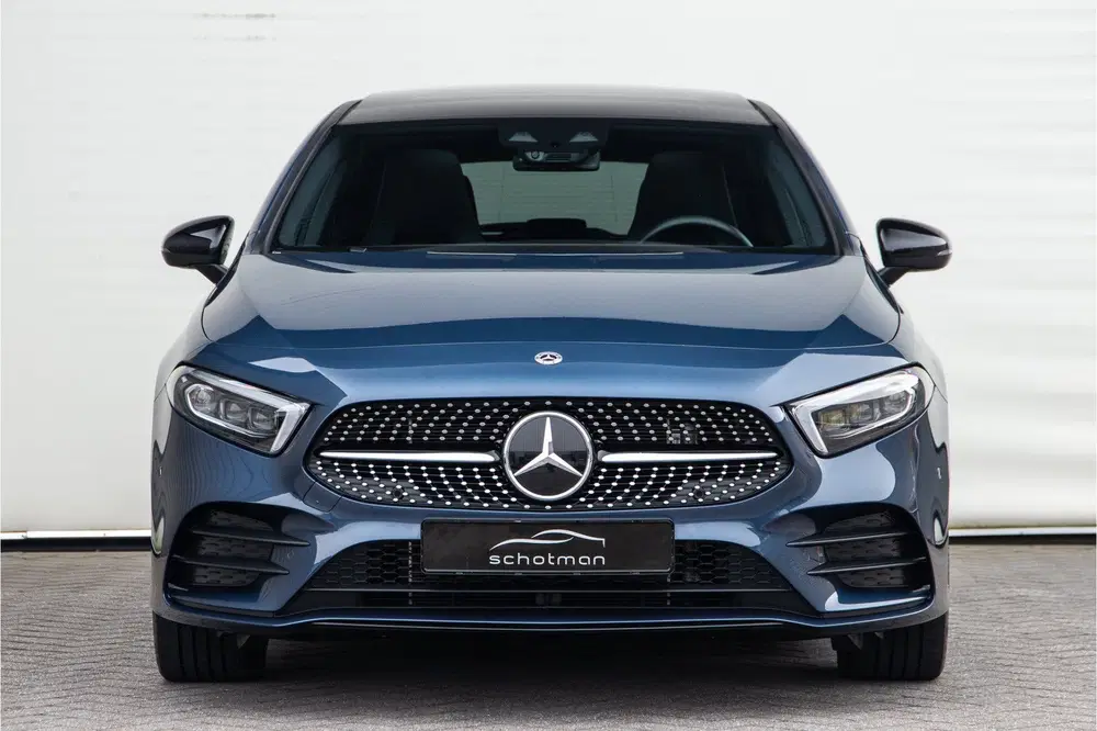 Mercedes-Benz A-Klasse 250 e AMG Nightpakket uit 2022, foto 3