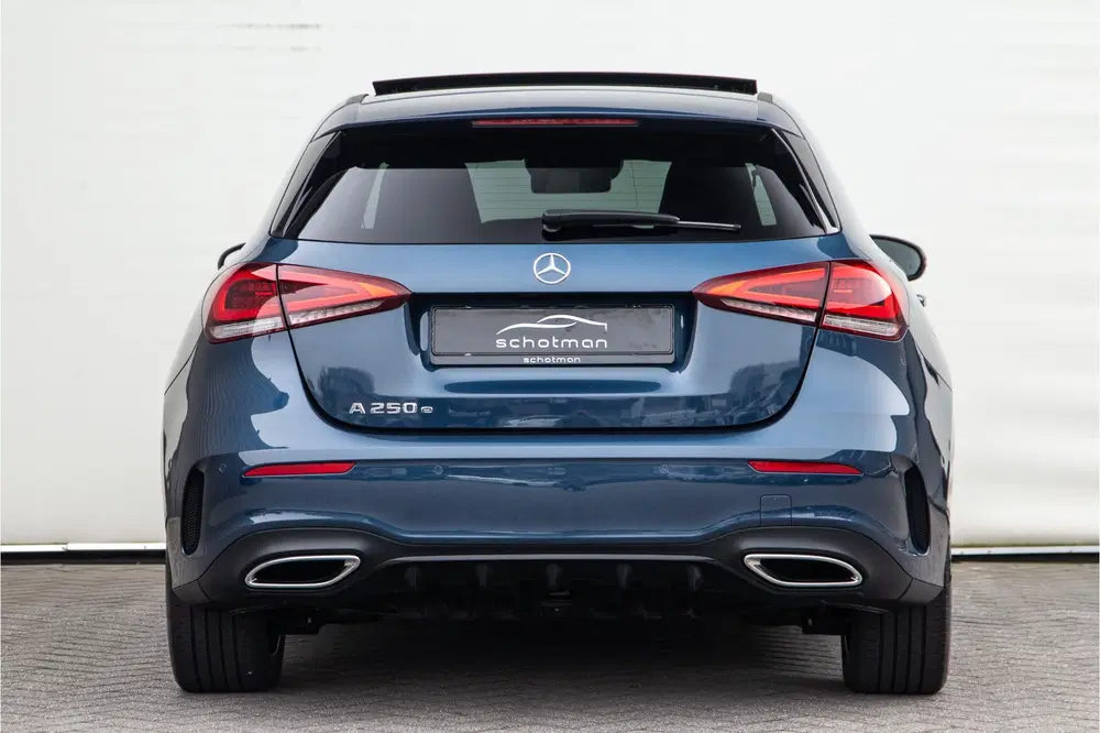 Mercedes-Benz A-Klasse 250 e AMG Nightpakket uit 2022, foto 5