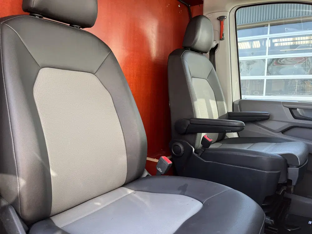 Volkswagen Crafter 35 2.0 TDI L3H3 uit 2020, foto 6