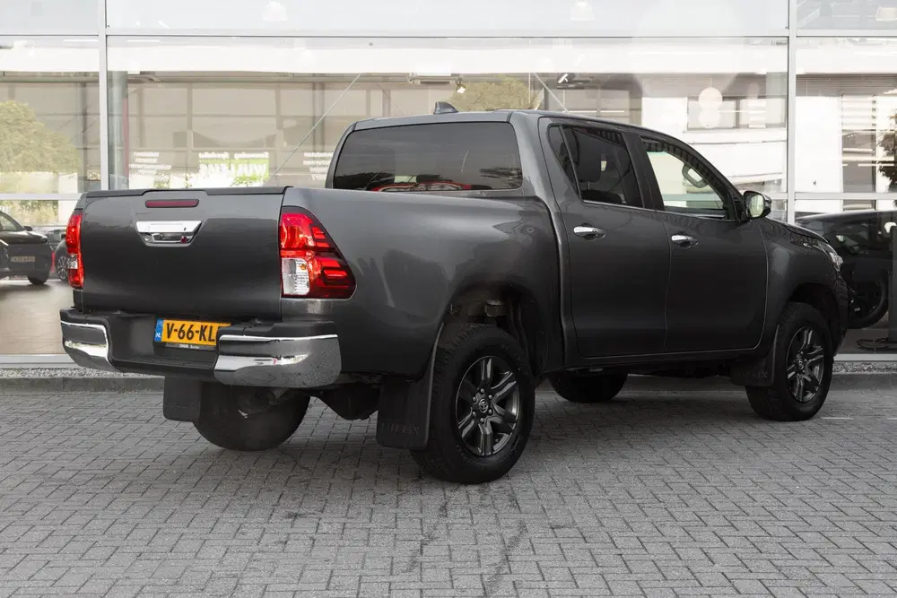 Toyota Hilux 2.4 D-4D Double Cab Challenger 5 zits in 2 uit 2024, foto 2