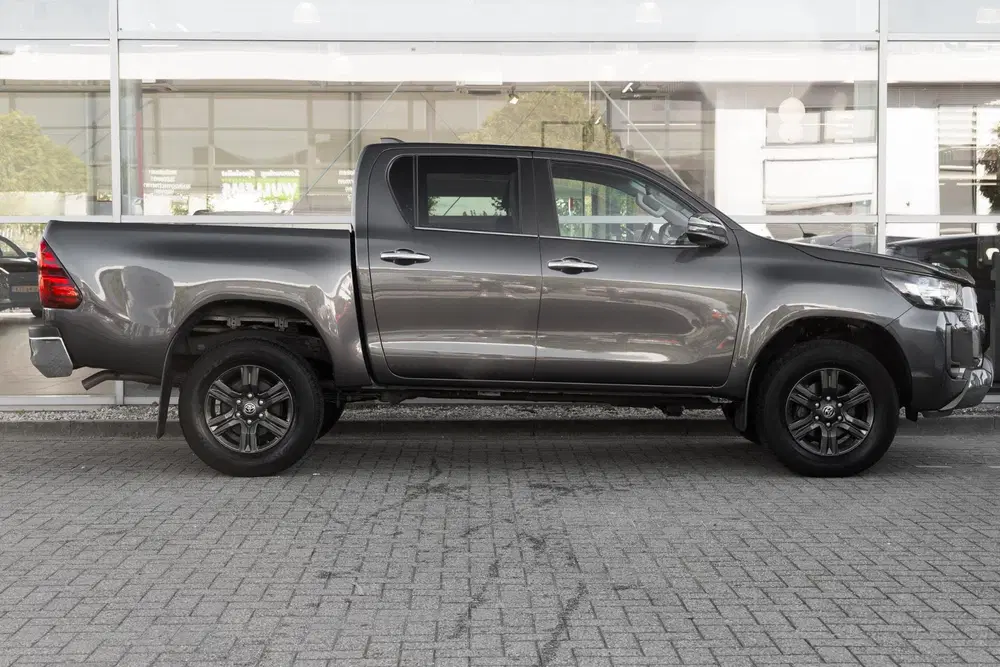 Toyota Hilux 2.4 D-4D Double Cab Challenger 5 zits in 2 uit 2024, foto 3