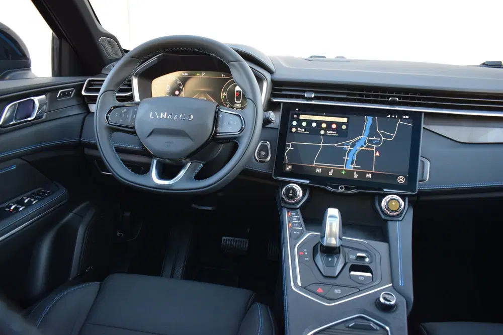 Lynk & Co 01 1.5 PHEV 262PK SOH 95% ZWARTE HEMEL uit 2023, foto 5