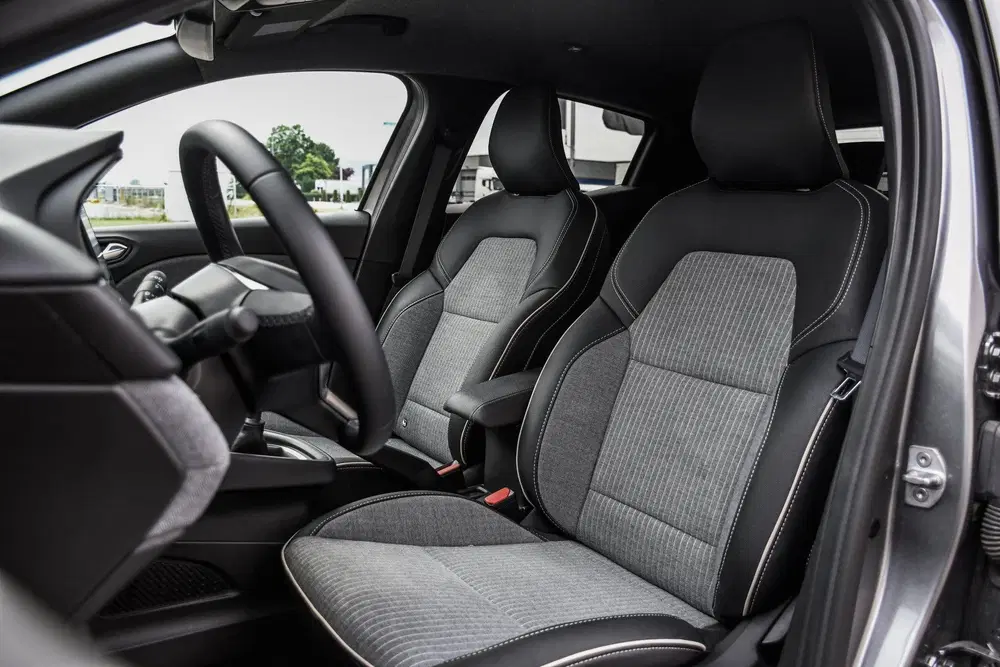 Renault Clio 1.0 TCe 90 GPF techno (bj 2025) uit 2025, foto 6