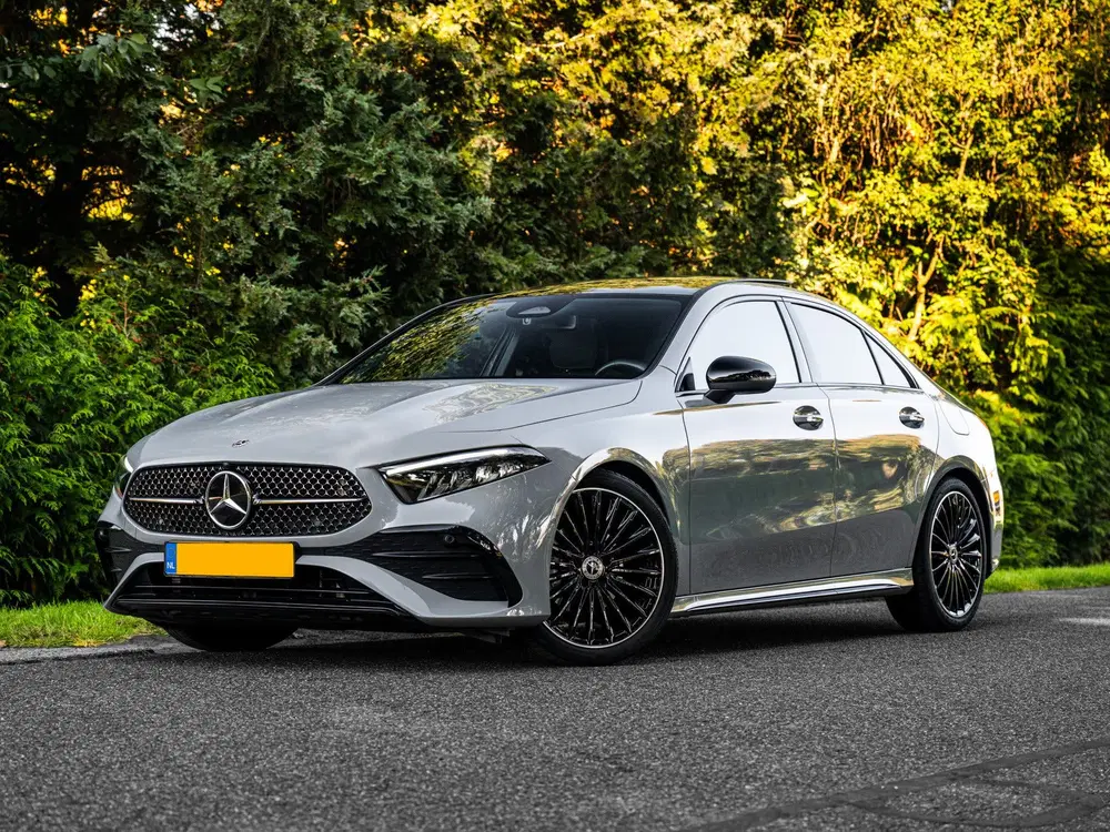 Mercedes-Benz A-Klasse 2025 180 AMG Line Night uit 2025