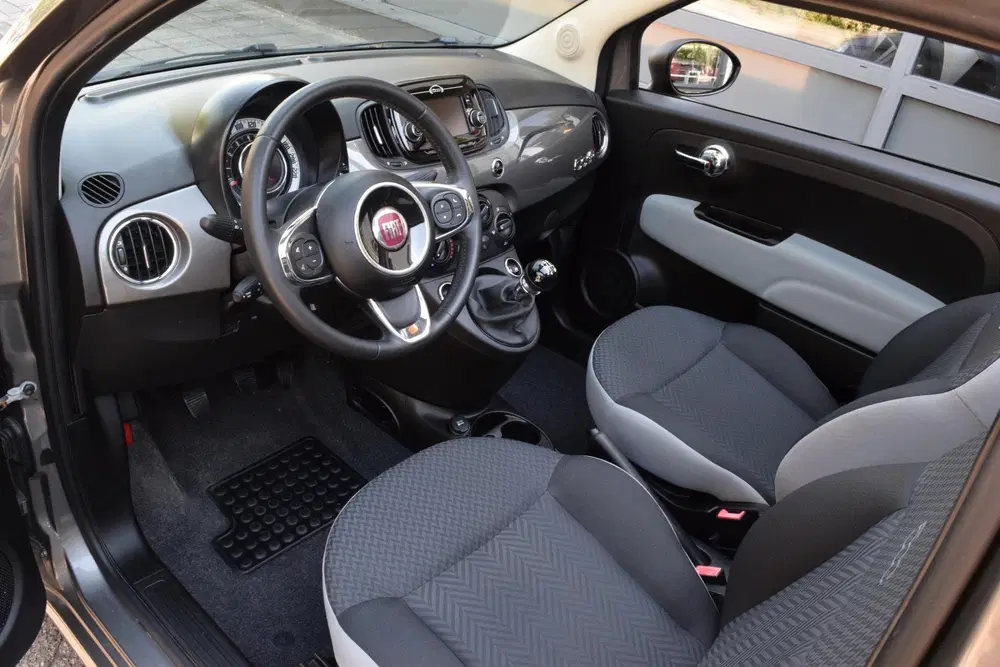 Fiat 500C 0.9 TwinAir Turbo Young uit 2020, foto 13
