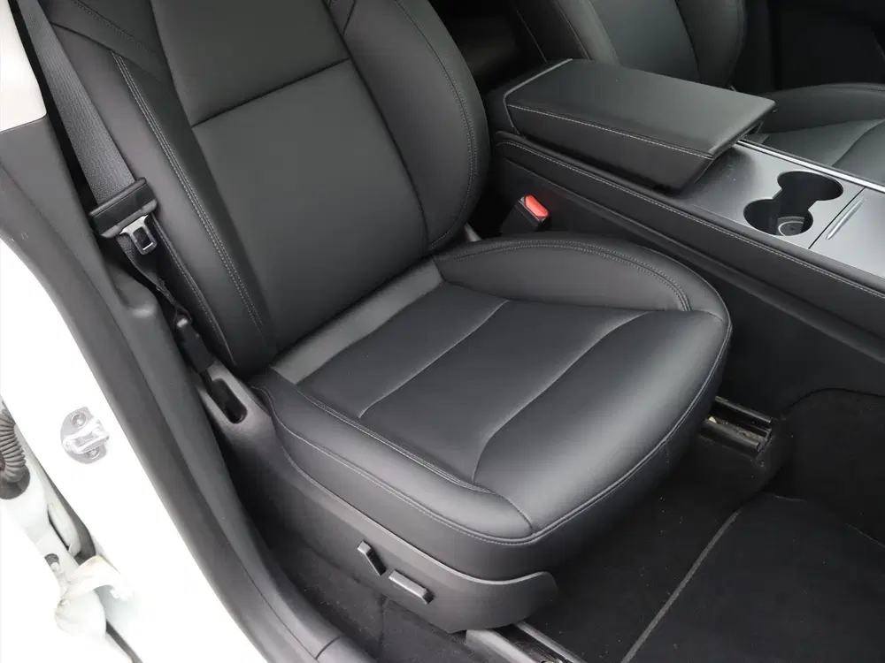 Tesla Model Y Long Range AWD 75kWh 351pk 92% SoH [ TREKH uit 2023, foto 15