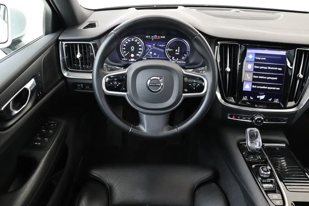 Volvo V60 T8 TWIN ENGINE AWD INSCRIPTION *VOL * -PAN uit 2020, foto 2
