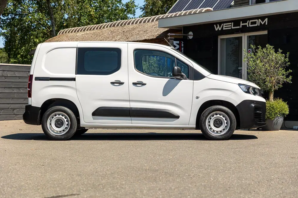 Peugeot Partner 1.2 PureTech Premium Airco I Cruise I Andr uit 2022, foto 13