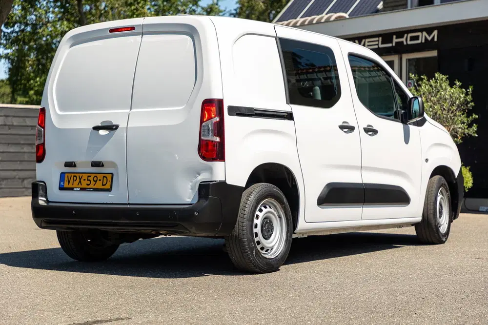 Peugeot Partner 1.2 PureTech Premium Airco I Cruise I Andr uit 2022, foto 3