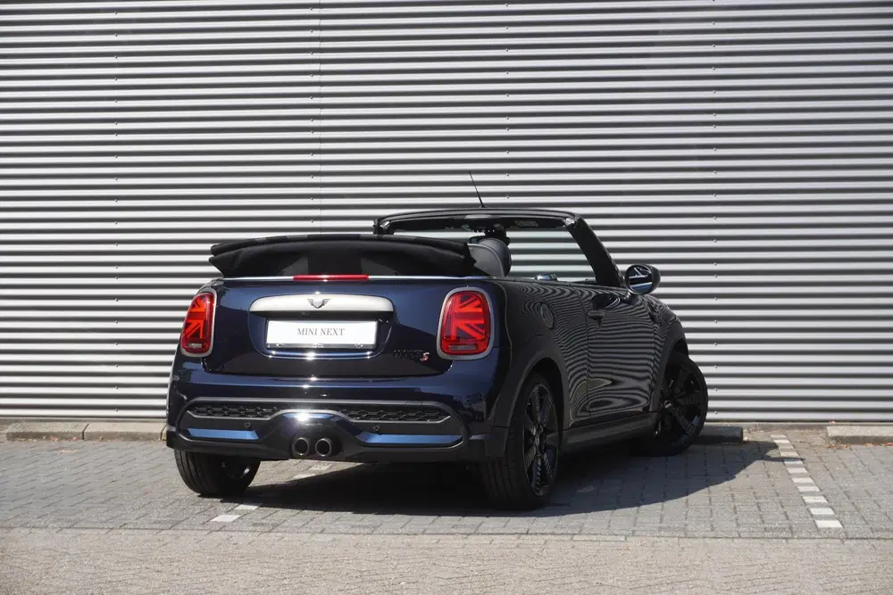 Mini Cabrio Cooper S uit 2023, foto 2