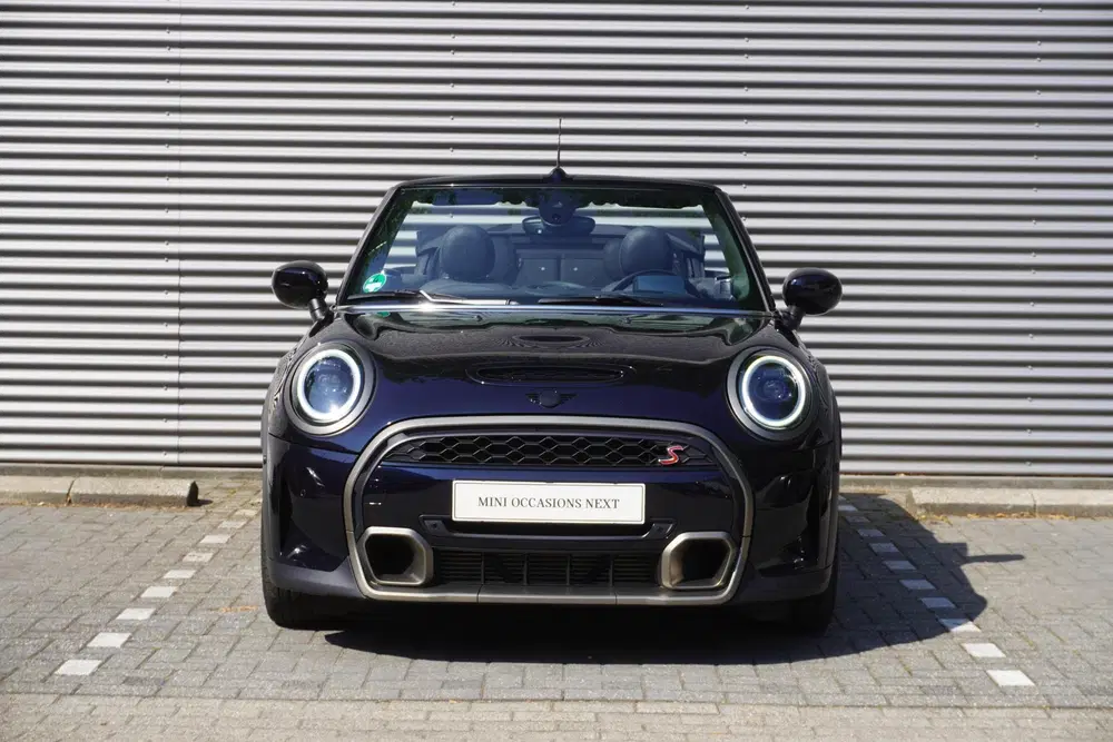 Mini Cabrio Cooper S uit 2023, foto 3