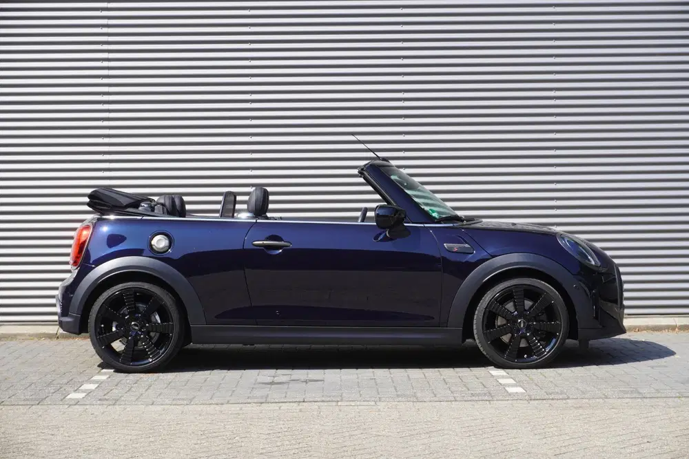 Mini Cabrio Cooper S uit 2023, foto 4