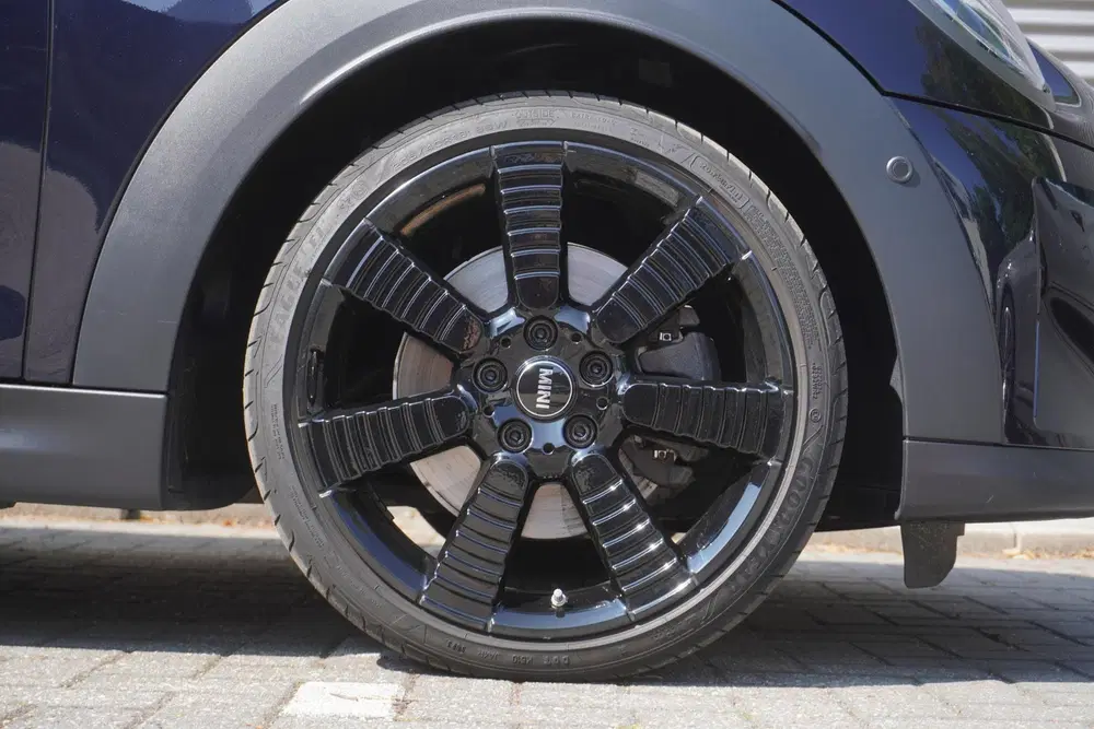 Mini Cabrio Cooper S uit 2023, foto 6