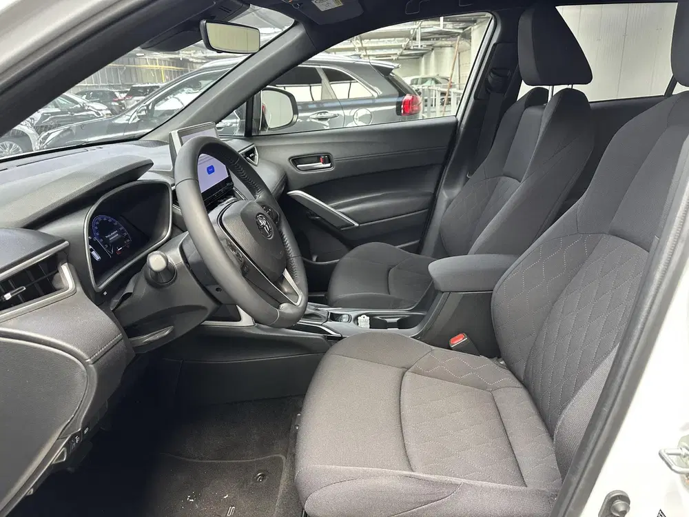 Toyota Corolla Cross Hybrid 140 Dynamic edition Parkeersenso uit 2024, foto 10