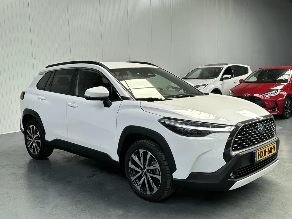 Toyota Corolla Cross Hybrid 140 Dynamic edition Parkeersenso uit 2024, foto 2
