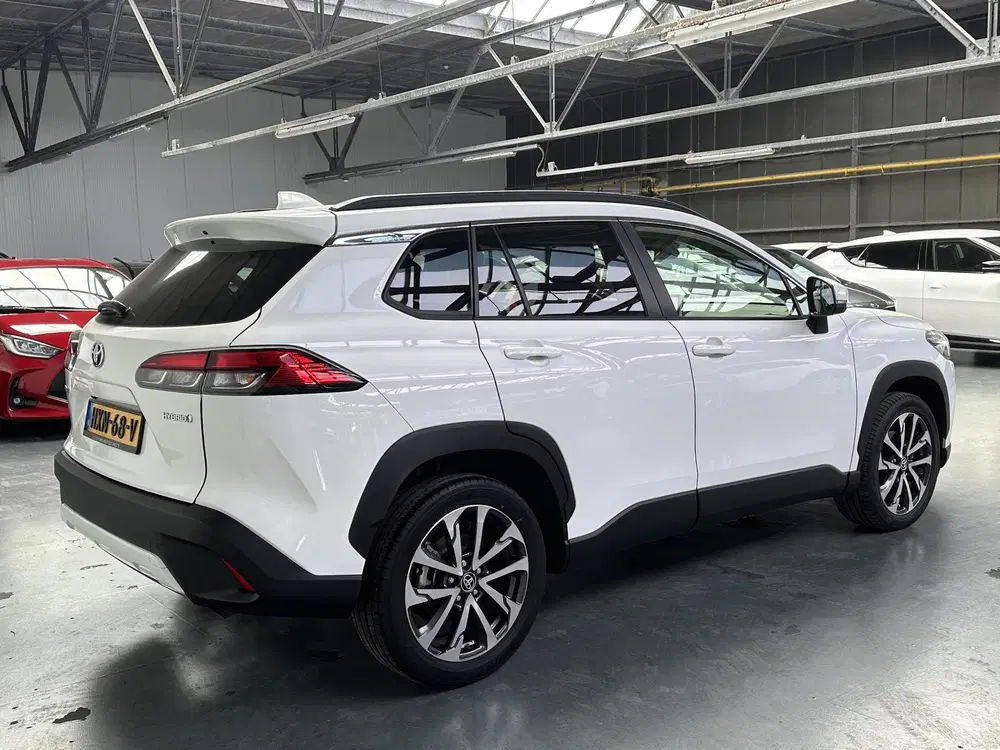 Toyota Corolla Cross Hybrid 140 Dynamic edition Parkeersenso uit 2024, foto 3