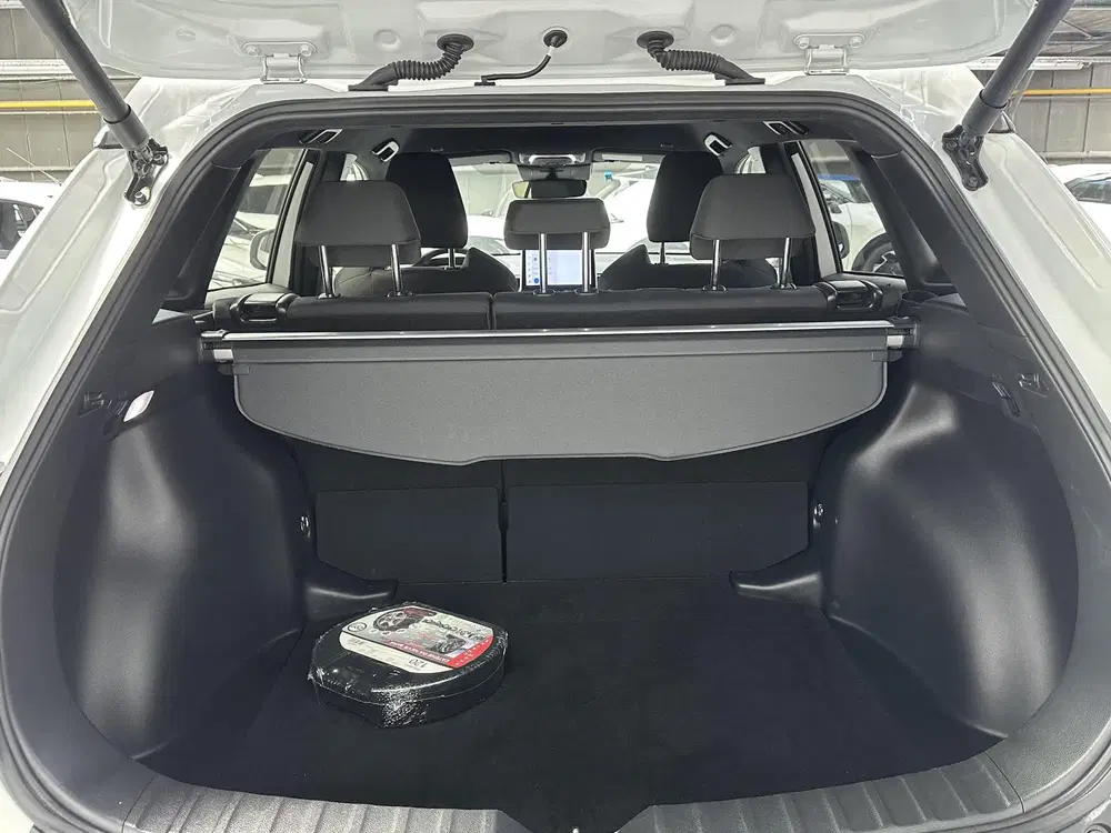 Toyota Corolla Cross Hybrid 140 Dynamic edition Parkeersenso uit 2024, foto 8