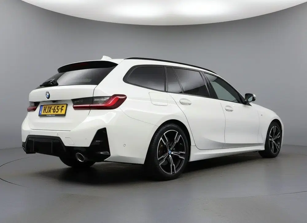 BMW 3-serie 3 Serie Touring 318i M-Sport Pro Shadowlin uit 2024, foto 2