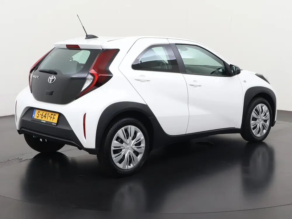 Toyota Aygo X 1.0 VVT-i MT Play uit 2023, foto 4