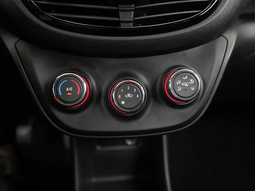 Opel Karl 1.0 Rocks Online Edition uit 2019, foto 11