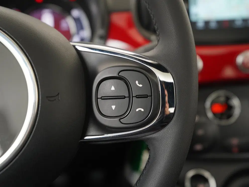 Fiat 500 1.0 Hybrid RED uit 2022, foto 10
