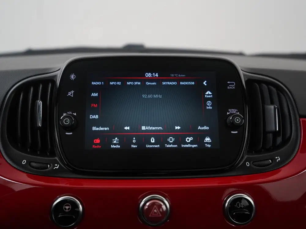 Fiat 500 1.0 Hybrid RED uit 2022, foto 13