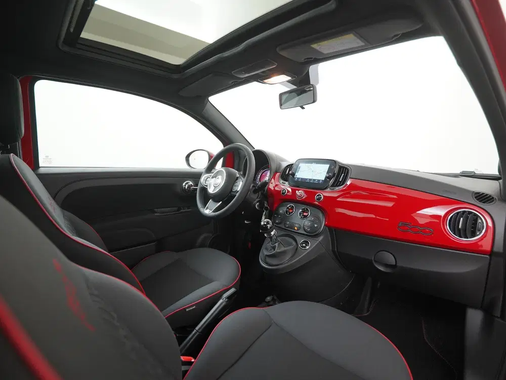 Fiat 500 1.0 Hybrid RED uit 2022, foto 2