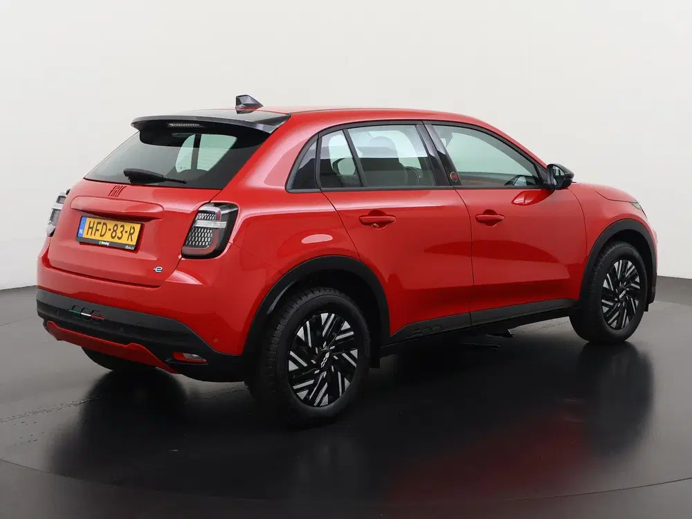 Fiat 600e RED 54 kWh uit 2023, foto 4