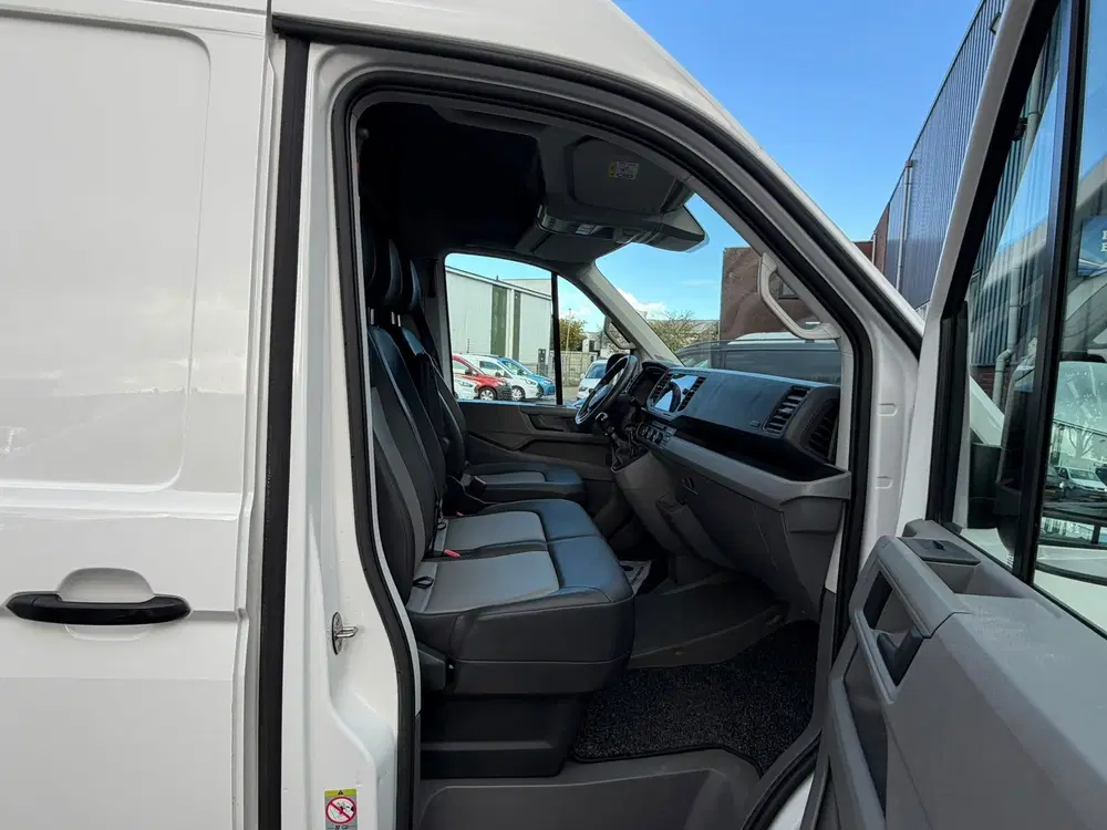 Volkswagen Crafter 35 2.0 TDI 140PK L3H3 RWD uit 2020, foto 4