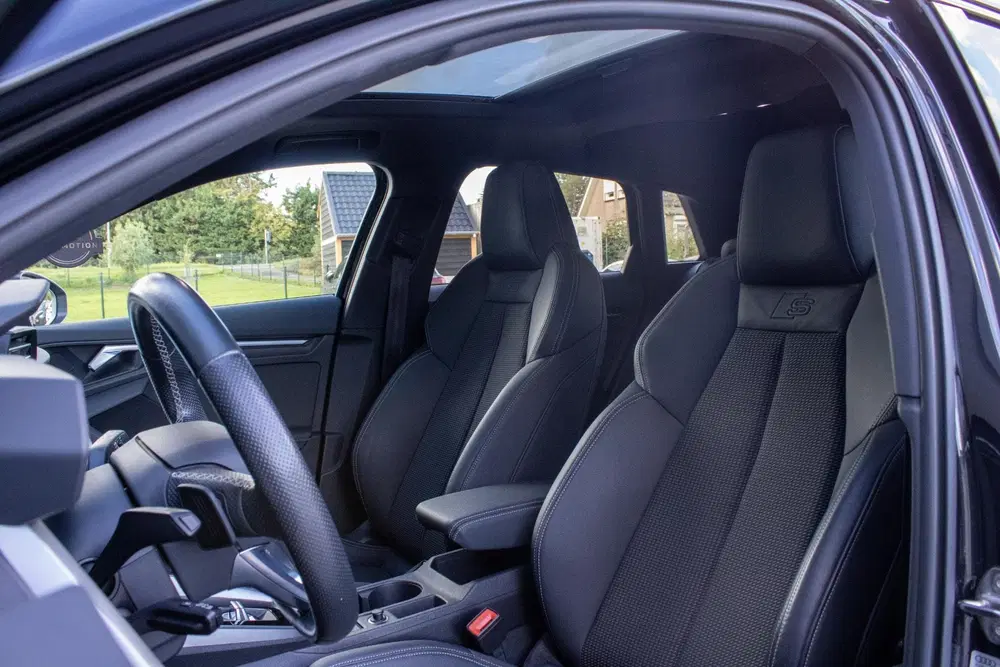 Audi A3 45TFSIe S-line Competition PANO MATRIX CAM uit 2021, foto 5