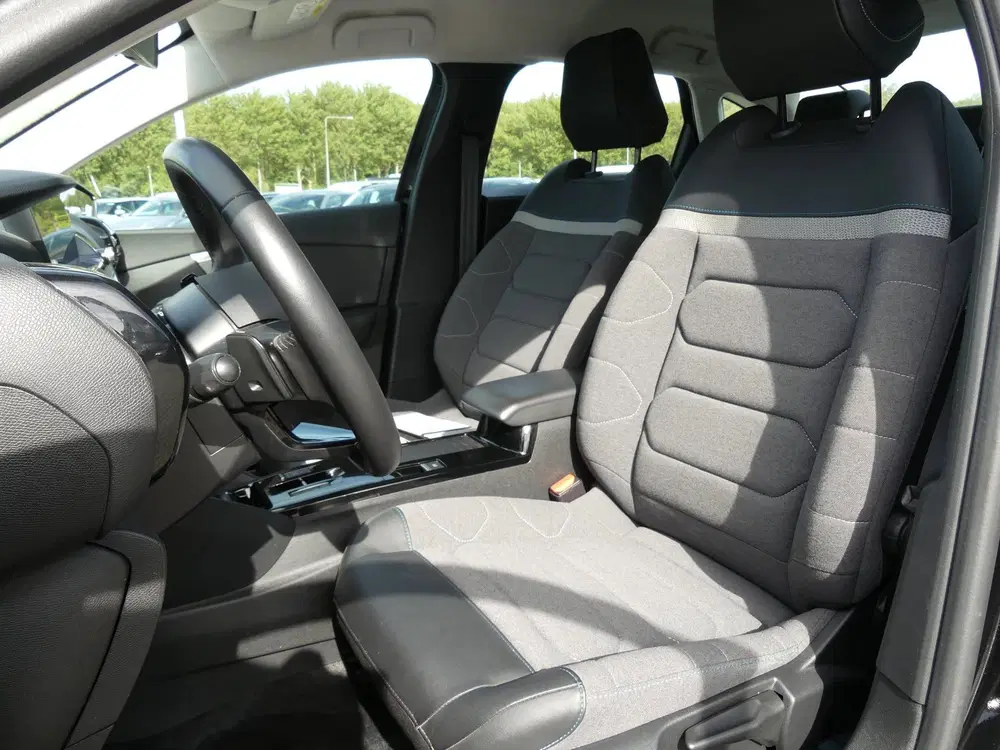 Citroën C4 Citroen C4 X 1.2 Puretech EAT8 Automaat 13 uit 2023, foto 12