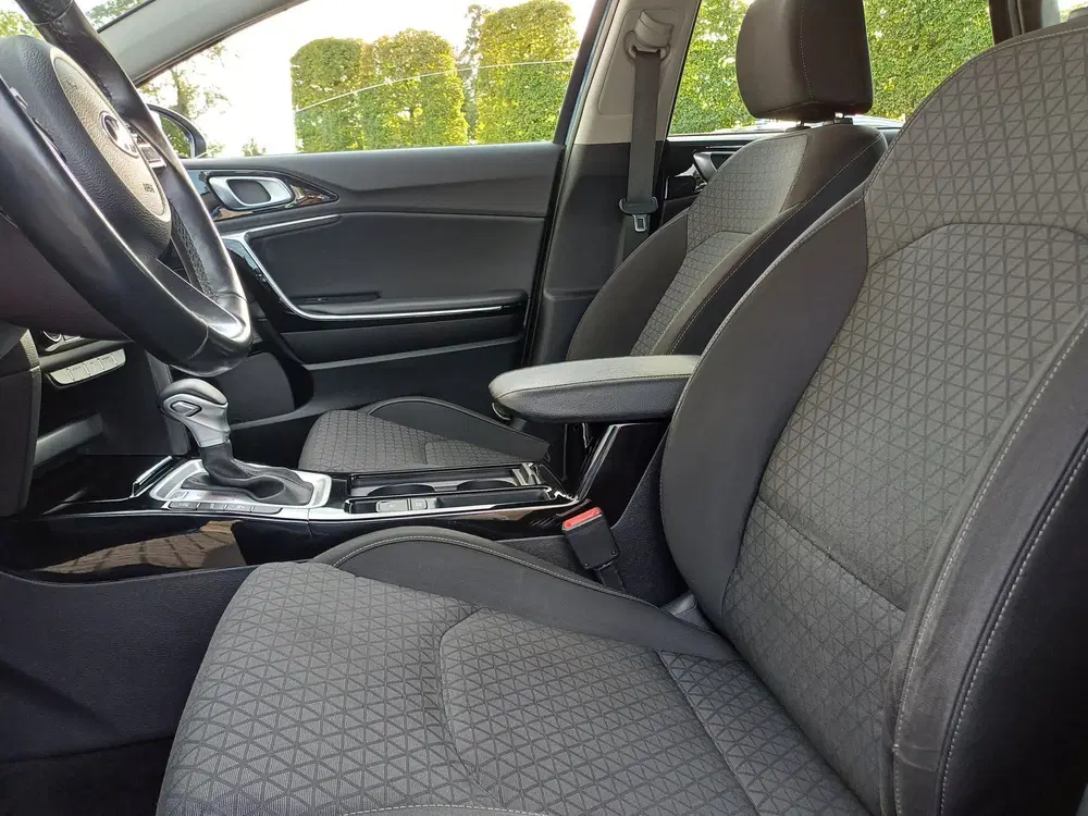 Kia Ceed 1.6 GDI PHEV DynamicPlusLine uit 2021, foto 13