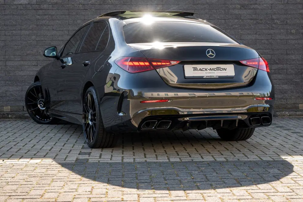 Mercedes-Benz C-Klasse 300 e AMG Line Panoramadak uit 2022, foto 11