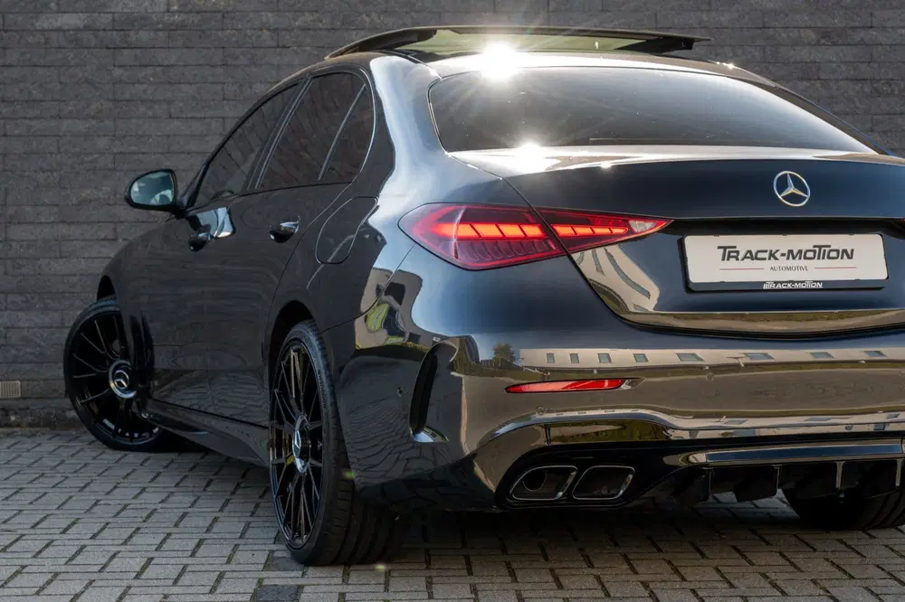 Mercedes-Benz C-Klasse 300 e AMG Line Panoramadak uit 2022, foto 12