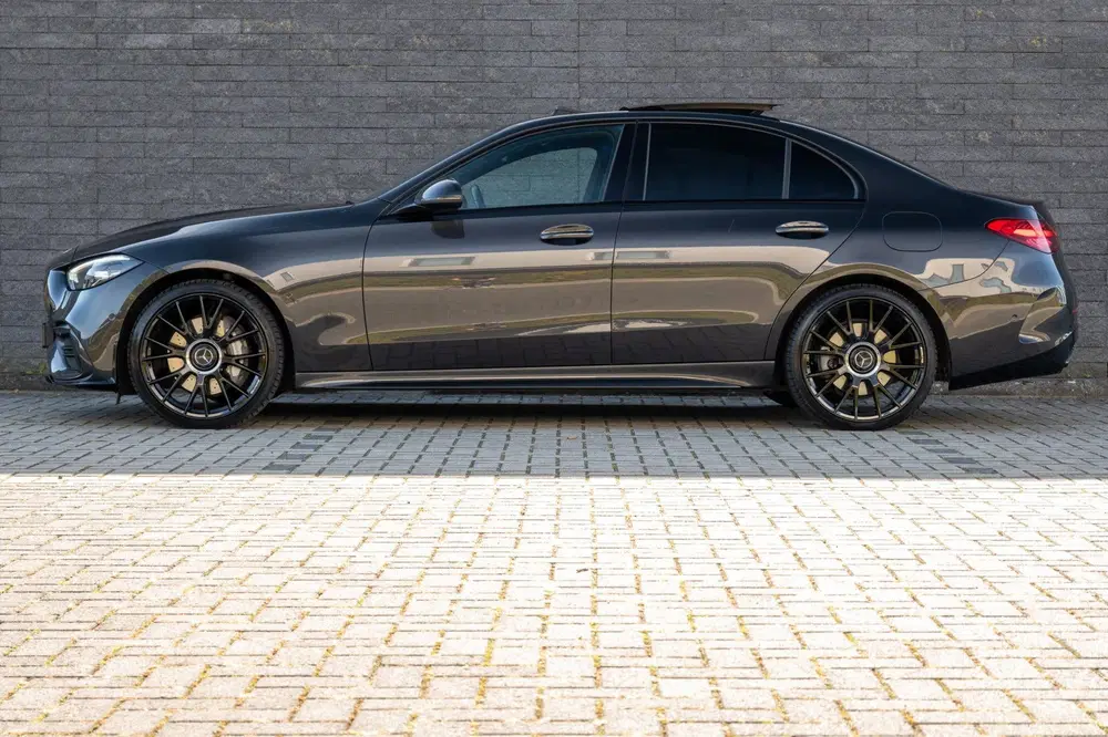 Mercedes-Benz C-Klasse 300 e AMG Line Panoramadak uit 2022, foto 13