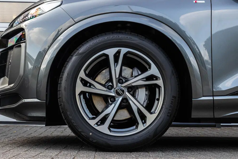 Audi Q6 e-tron 306pk S Edition Performance 100 kWh uit 2026, foto 13