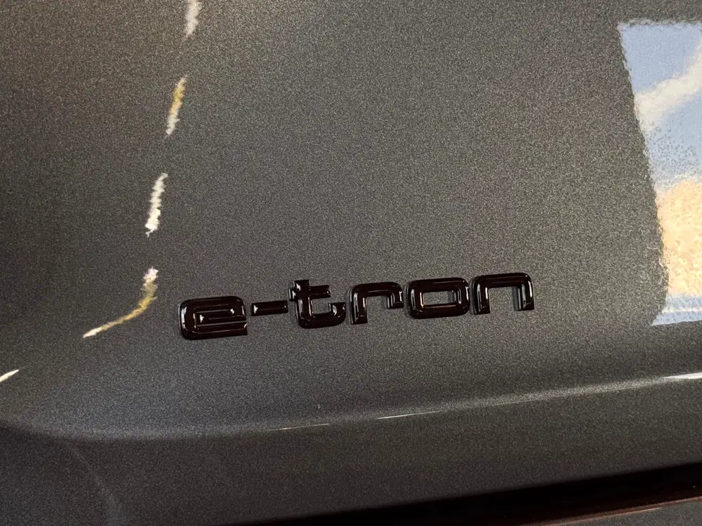 Audi e-tron 55 S uit 2021, foto 11